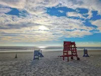 Sun & Surf  Family Retreat  Steps to Beach - 3-Star