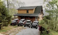 Lazy Bear Cottage-No Cleaning Fees & direct access to Brimstone - Wifi