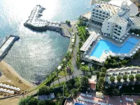 Vuni Palace Hotel โรงแรมในคีเรนยา