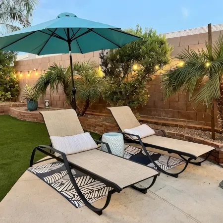 On HGTV Show House Hunters! Heated Pool! Family & Dog friendly, Prime location!
