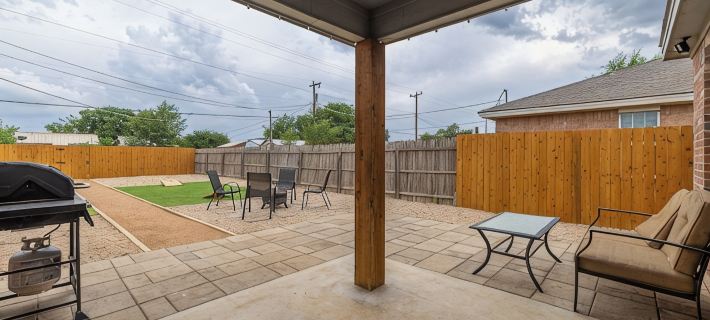 Charming 3-bedroom house near West End Shopping Center! Hotels in Lubbock