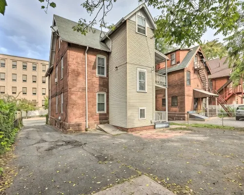 Location, is the key for this 3 bedroom! Hotels in Hartford