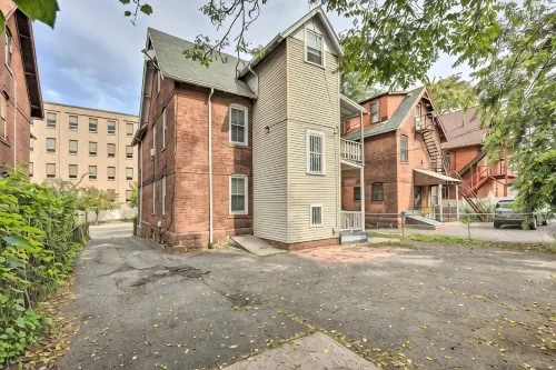 Location, is the key for this 3 bedroom!