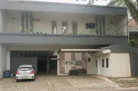 Elang House near Simpang Lima Tasikmalaya Mitra RedDoorz - WiFi