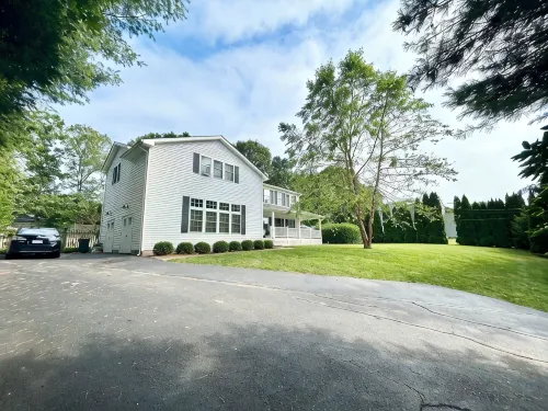 Spacious 5Bdrm Home- Saltwater Pool, WiFi, AC, Private Beach Parking Pass