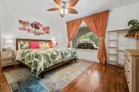 The Beachcomber - Lubbock, TX with an Island Flair! - บังกะโล