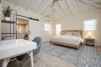 Villa Cabrita - Walk to the Ritz beach!  East End - 2-Star