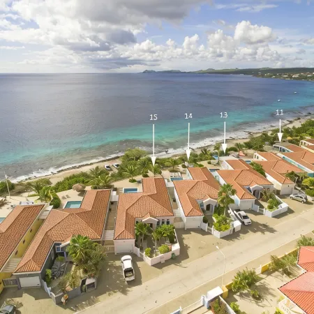 Tropical oceanfront villa, full AC, private pool, great diving and snorkeling