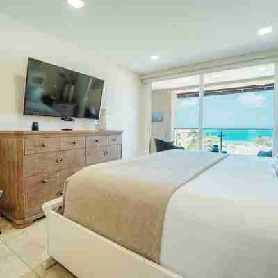 EAGLE BEACH - CAPTIVATING  DIRECT OCEAN VIEW CONDO Rooms