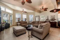 Two Bedroom, Beautifully Decorated, Ocean Front Condo - Gold Standard Approved - Homestays