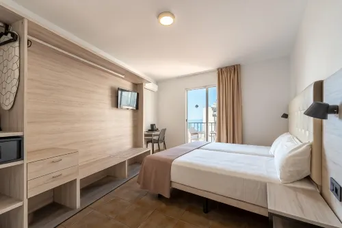 Hotel Queens - Adults Only - 2-Star