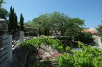 Romantic old town house with patio, private pool and free Wi-Fi - Homestays