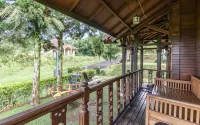 Villa ChavaMinerva Kayu Ciater with Private Pool - Parking