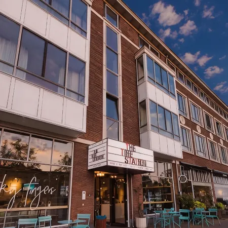 Conscious Hotel the Tire Station Отели рядом с достопримечательностью «Де-Баарсьес»