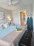 Stunning Waterfront Rooftop in Heritage Harbor Sleeps 10-11! - Homestays