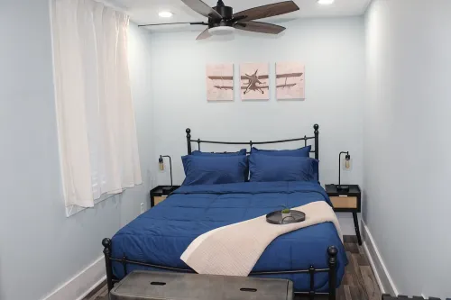 Stylish & Spacious Newark Retreat - Perfect for City Getaways! - Kitchen