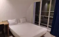 Demilo Inn