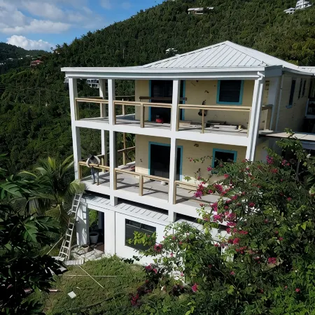 Verandah-style Living Overlooking Coral Bay Отели в г. Сентрал