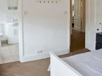 Corner House Apartment - parking