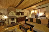 Adanos Konuk Evi - balcony