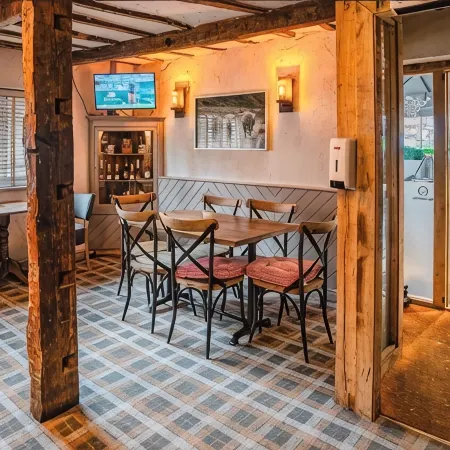 1 Bed Flat - Sleeps 2 - Parking - Wifi Отели в г. Каерлеон