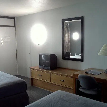 Quail's Nest Inn & Suites