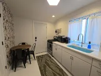 Stylish Apt in Walker's Point - Condos