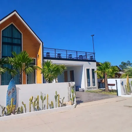Large villa with private pool, 600m from Mae Rumphueng beach and near Koh Samet