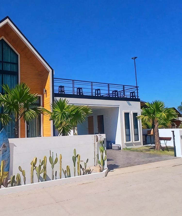 รูปภาพของLarge Villa with a Private Pool, 600 Meters from Mae Rumphueng Beach and Near Koh Samet