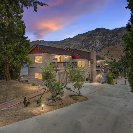 Create and adventure in the heart of Kernville.