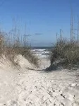 Best Coastal Escape: 2Br/1.5 BA w/Additional Outdoor Shower, 2-Min Walk to Beach