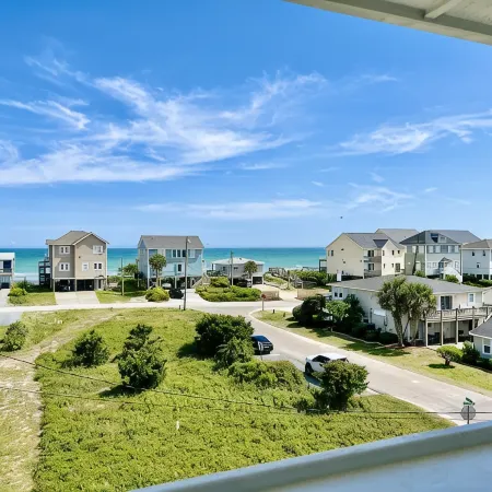 206 Queen Suite, 2nd Floor Low Tide