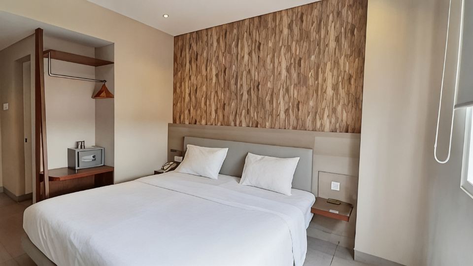 Lynn Hotel Serang
