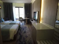 H Luxury Hotel - 3-Star