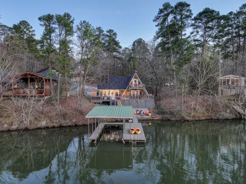 Hot Springs Hideaway - Lakefront/Private Dock/Hot Tub/Sauna/Kayaks - Chalets