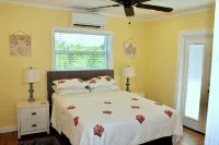 Tropical 5BR Paradise,  Private Pool, Hot Tub, Canal Access – Sleeps 12 - Wifi