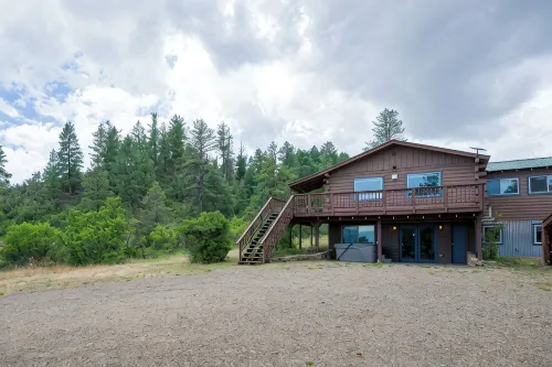 Hot Tub & Mtn Views - Peaceful Pagosa Springs Retreat Minutes to Town  & Trails