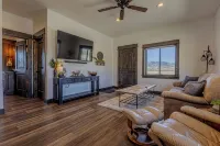 Chicory Guest Cabin - Paradise Valley, MT