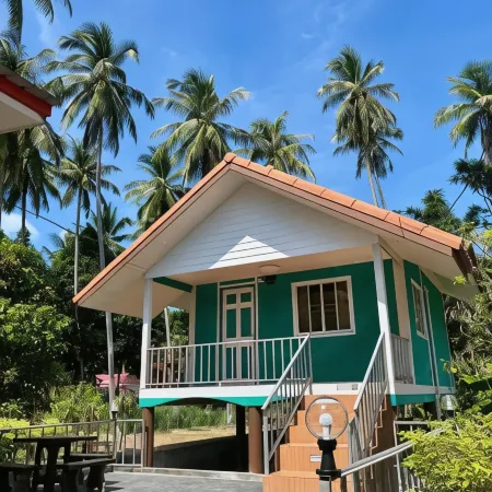Patcharin Home Stay