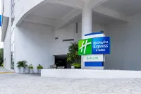 Holiday Inn Express & Suites PUEBLA ANGELOPOLIS by IHG - parking