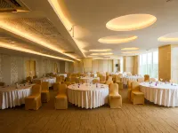 E Hotel Hotels near Australian Consulate