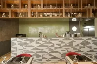 SeSaya Poshtel & Bistro - Colombo's Newest and Finest Poshtel Dorms and Rooms - bar