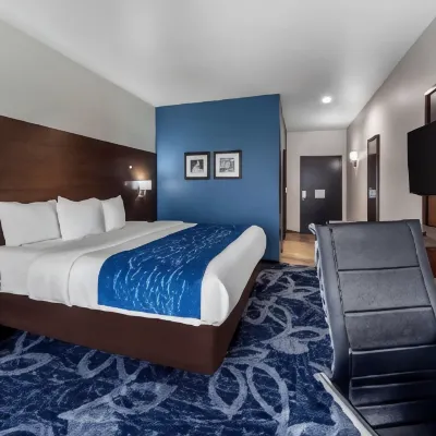 Comfort Inn & Suites Oklahoma City South I-35 Hotels near Walker Square