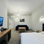 6 Rooms