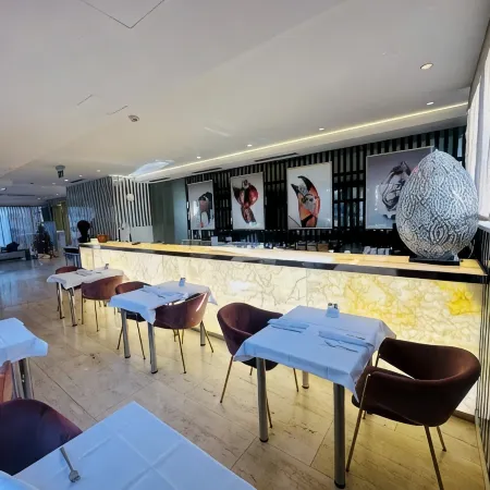 Hotel 9