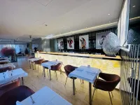 Hotel 9 - breakfast