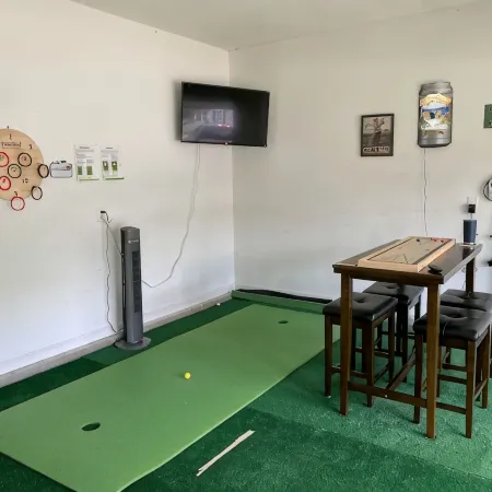 Pinehurst FORE-Bedroom Ranch with Golf Garage & Fenced Large Yard