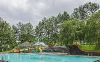 Kebun Teh Wonosari Rollaas Hotel & Resort - Kolam Renang