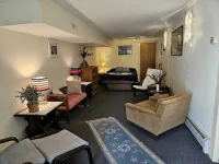 Cozy 3-bedroom town home located in the heart of downtown Bar Harbor! - บังกะโล