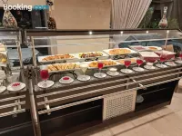 Naviti Warwick Al Khobar - breakfast